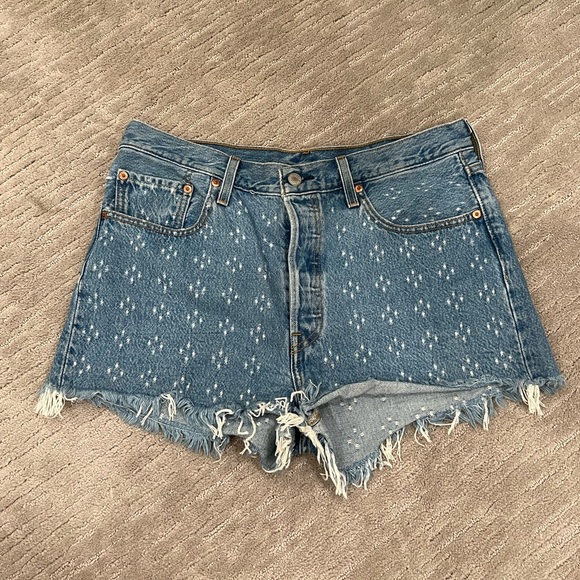 Levi’s short Jean shorts size 32 - Picture 2 of 3